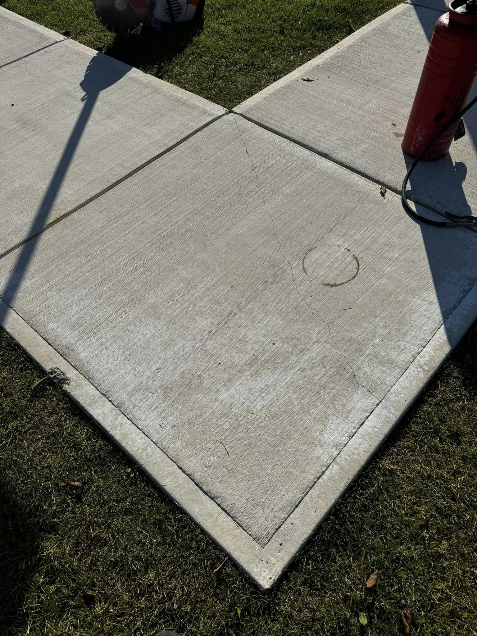 More sidewalk replacement done ! This time in Westbrook on Windermere drive. 5 panels done in total. 1